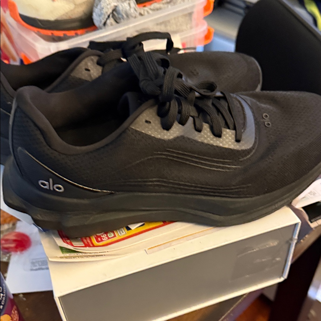 Alo Yoga Men's Black Sneakers